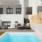Сasa de vacaciones Karla, Beachside Bliss In Agios Prokopios (Naxos)