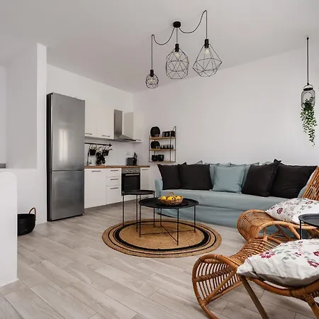 Karla, Beachside Bliss In Ferienhaus Agios Prokopios (Naxos)