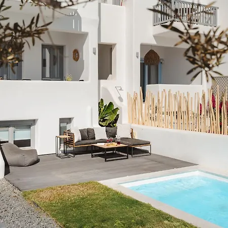 Karla, Beachside Bliss In Agios Prokopios (Naxos)